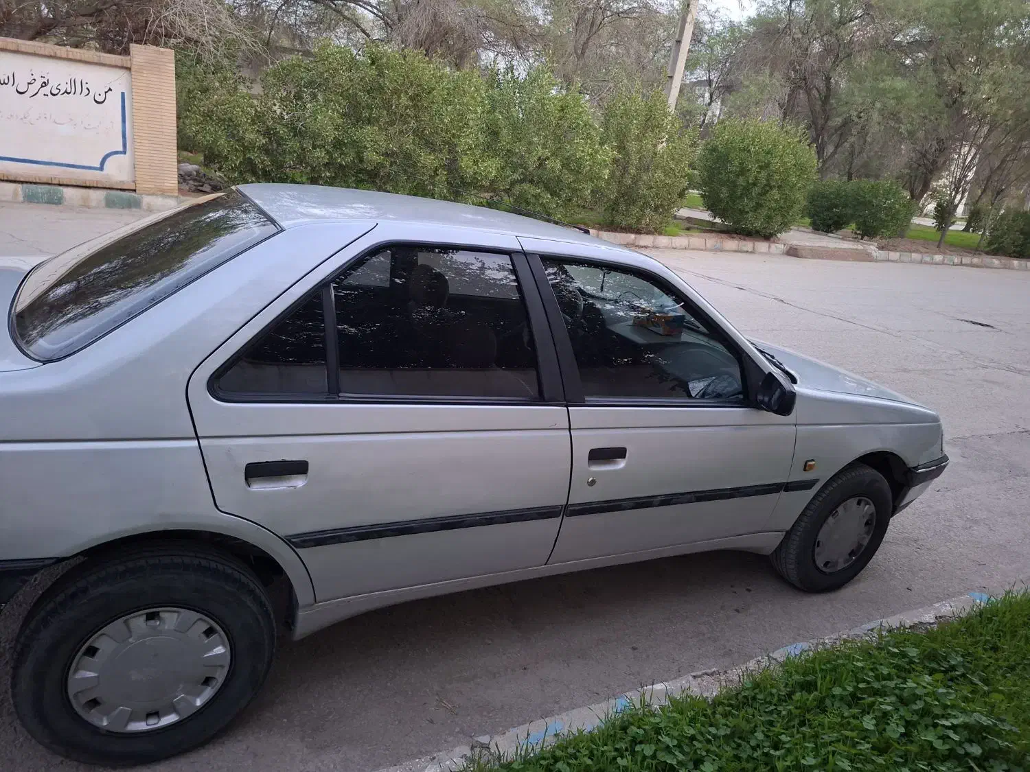 پژو 405 مدل 95 بی رنگ|خودرو سواری و وانت|قم, نخودی|دیوار