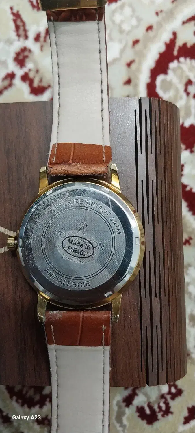 ساعت رومانسون|ساعت|سورک, |دیوار