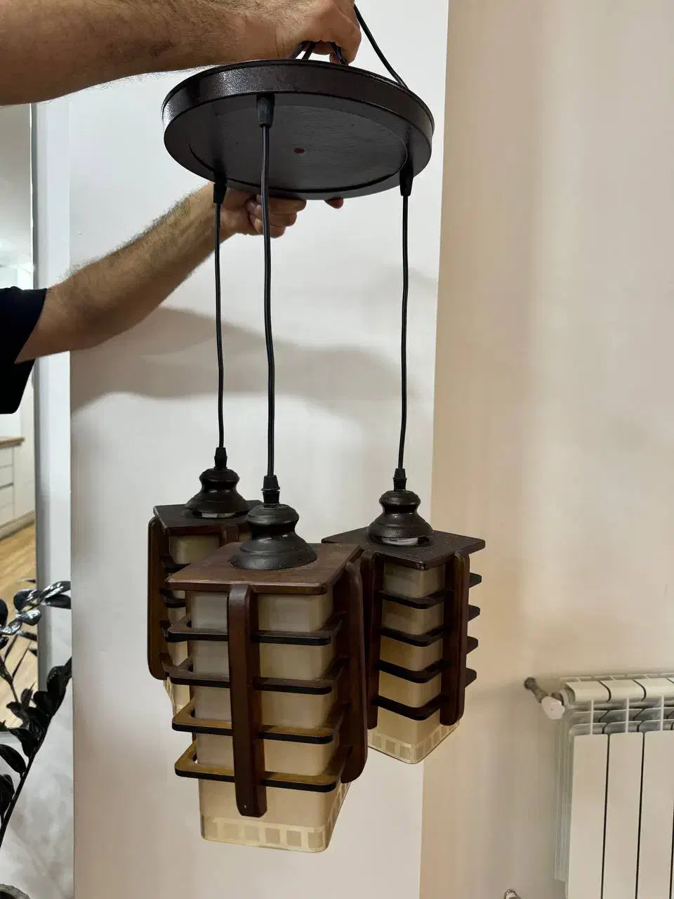 لوستر سه تایی|لوستر و چراغ آویز|پردیس, فاز ۸|دیوار