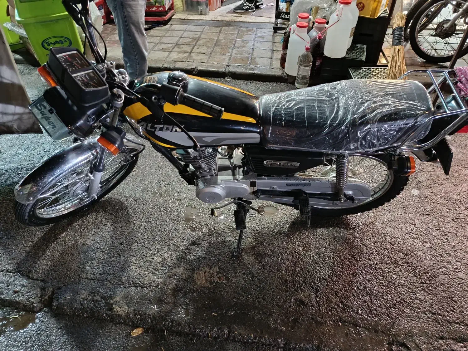 موتور مزایده معاوضه با سیستم ماشین یا پنوماتیک|موتورسیکلت|اصفهان, باتون|دیوار