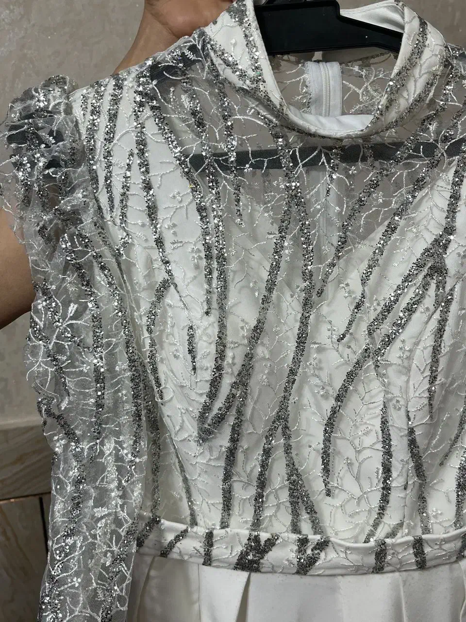 لباس مجلسی سفید|لباس|فلاورجان, |دیوار