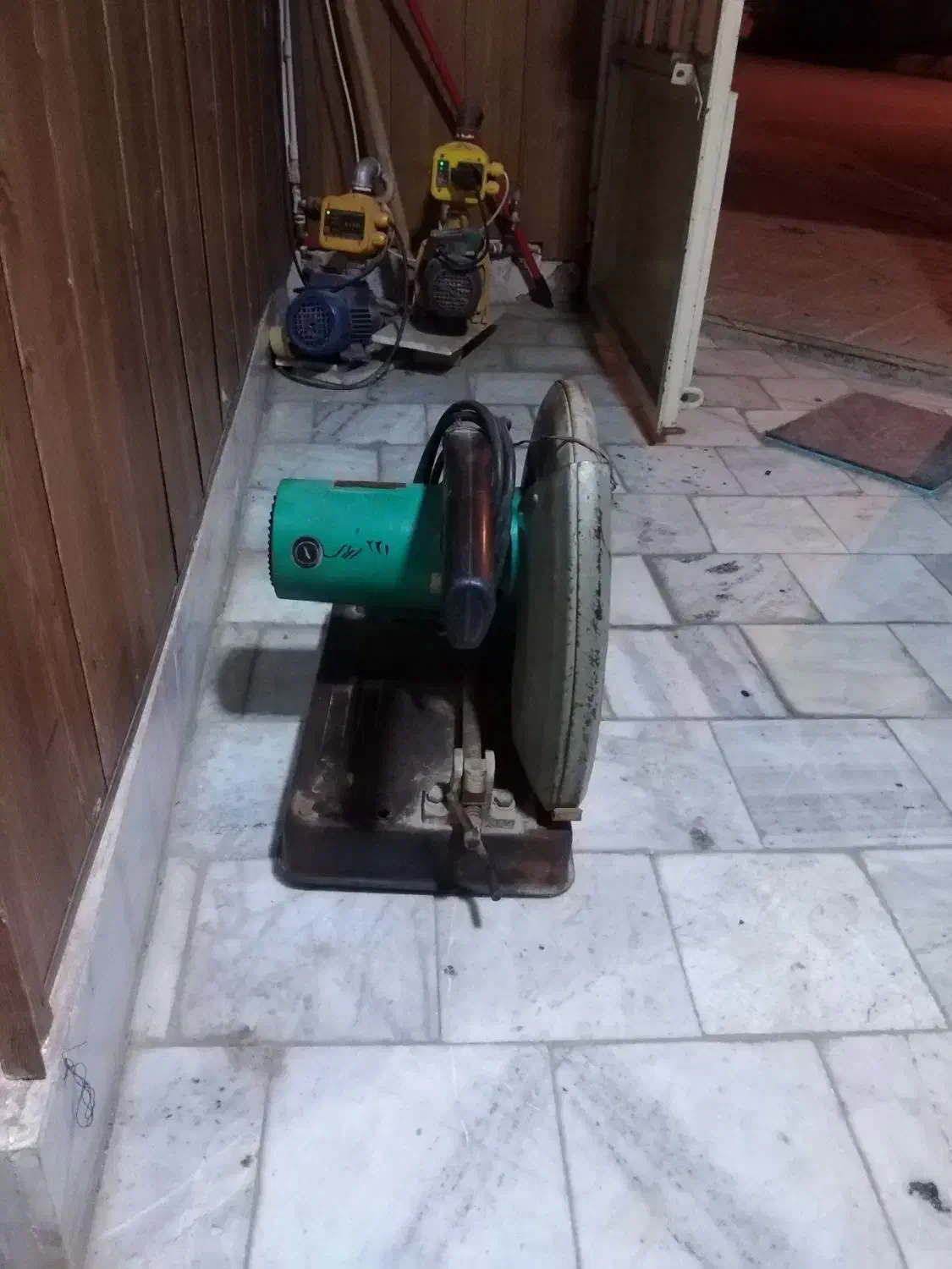 پروفیل بر|ابزارآلات|نیشابور, پاستور|دیوار