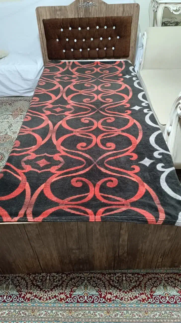 تخت یه نفره سایز 2در 90 همراه تشک|تخت و سرویس خواب|شاهینشهر, مخابرات (شهید بهشتی)|دیوار