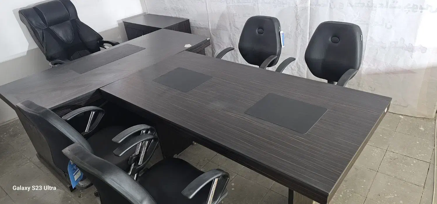 میزوصندلی مدیریت میزکنفرانس۴عددصندلی|دفتر کار|کرمان, |دیوار