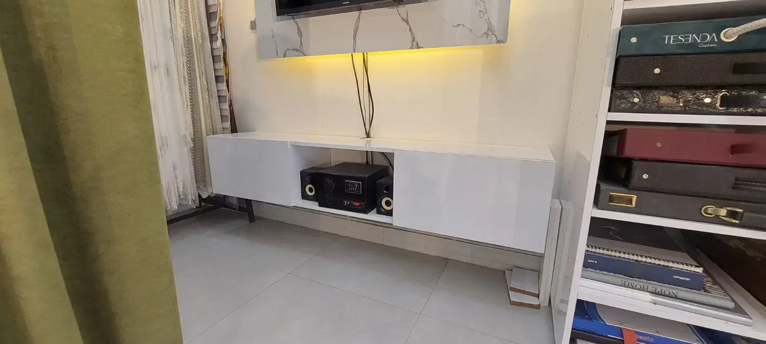 فروش tv wall در حد نو به علت تغییر دکور فروشگاه|میز تلویزیون|چالوس, |دیوار