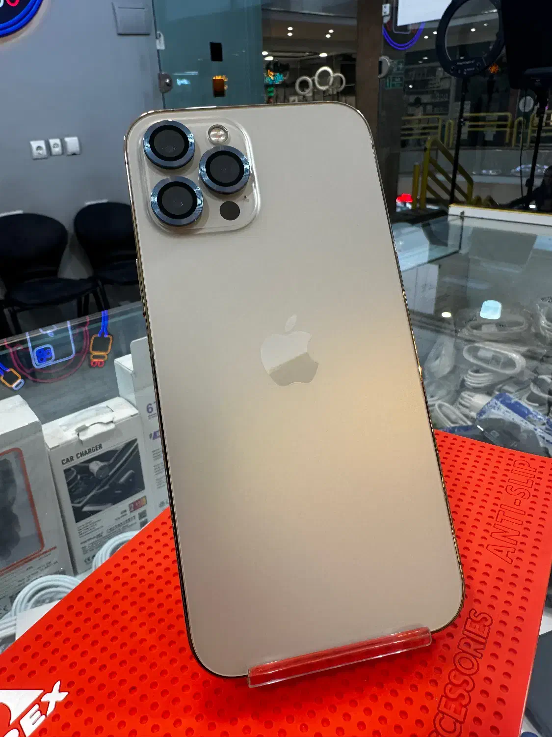 12promax|موبایل|شاهینشهر, فردوسی|دیوار