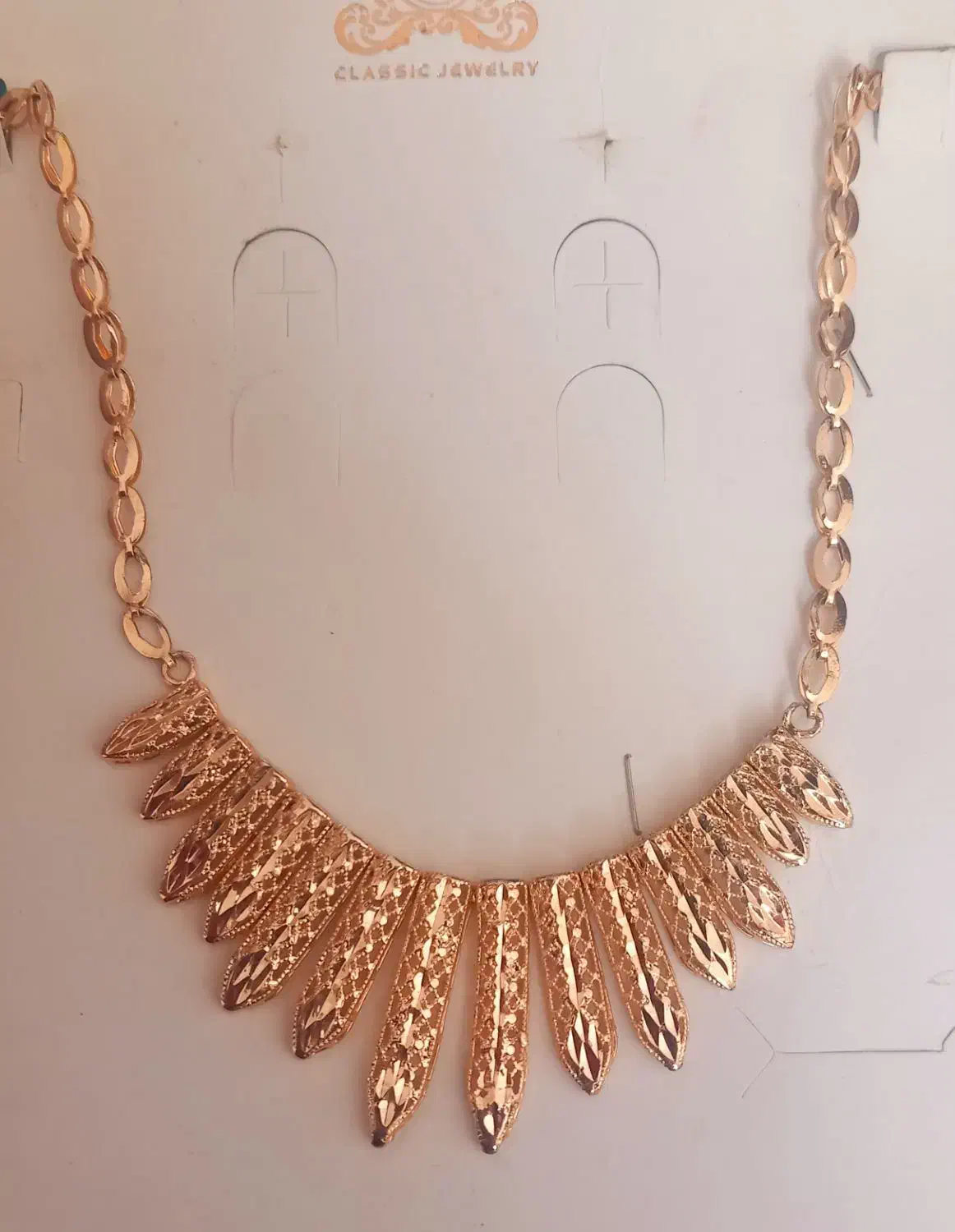 گردنبند|بدلیجات|کاشمر, |دیوار