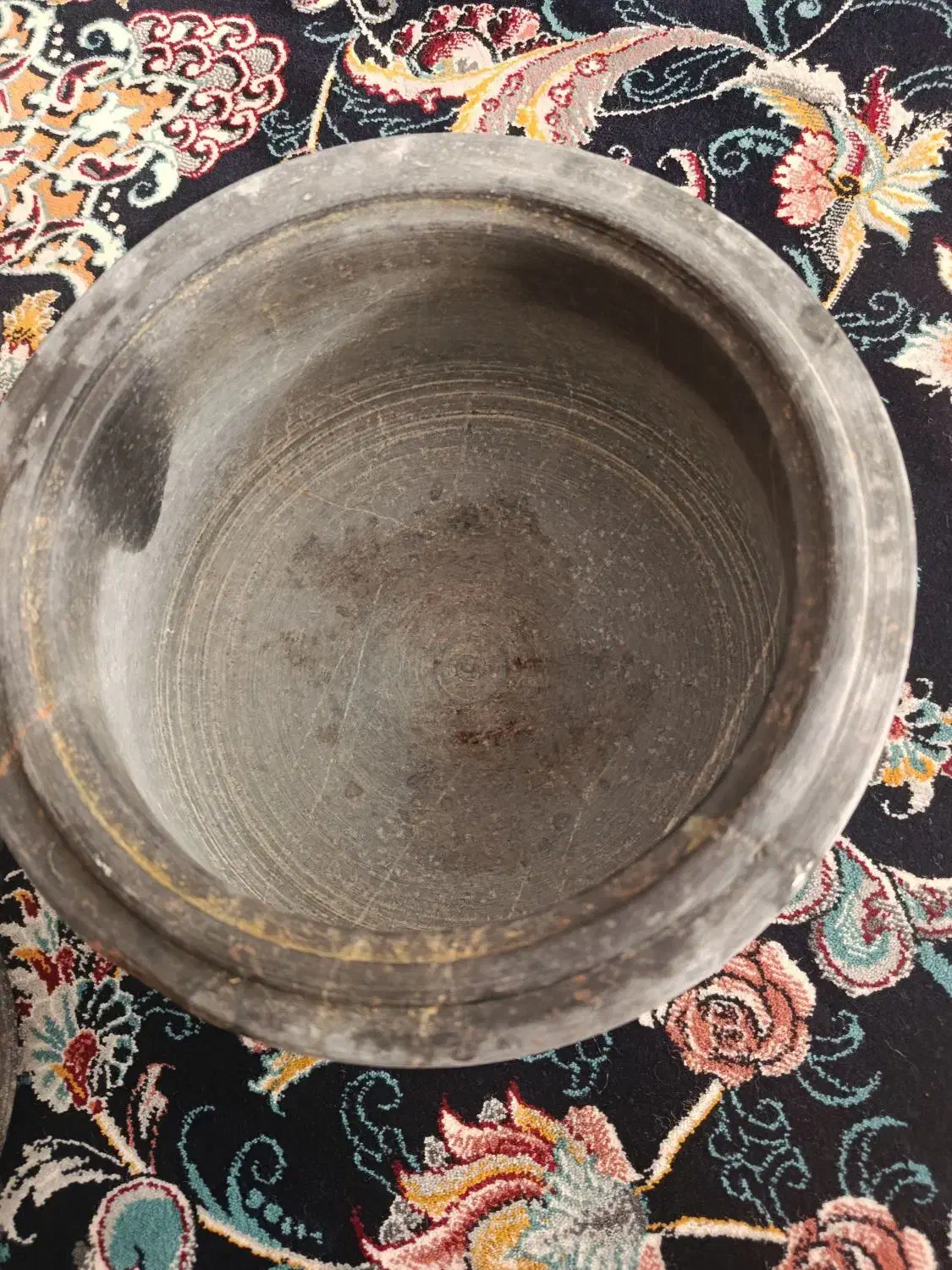 دیگ سنگی|ظروف پخت‌وپز|مروست, |دیوار