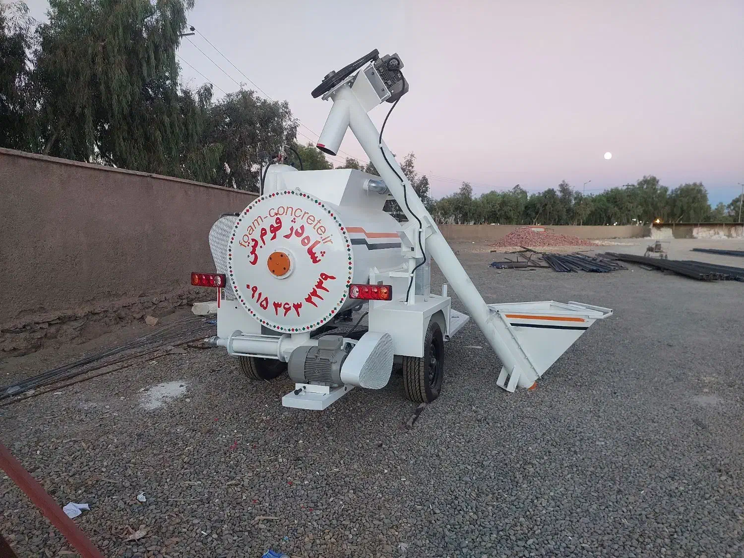 اجرای فوم بتن با دستگاه پیشرفته فوم بتن B1|مصالح و تجهیزات ساختمان|بیرجند, |دیوار