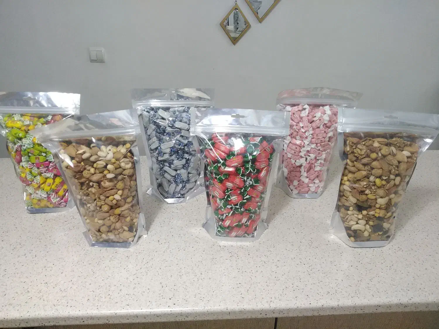 یلدایی|خوردنی و آشامیدنی|اشتهارد, |دیوار