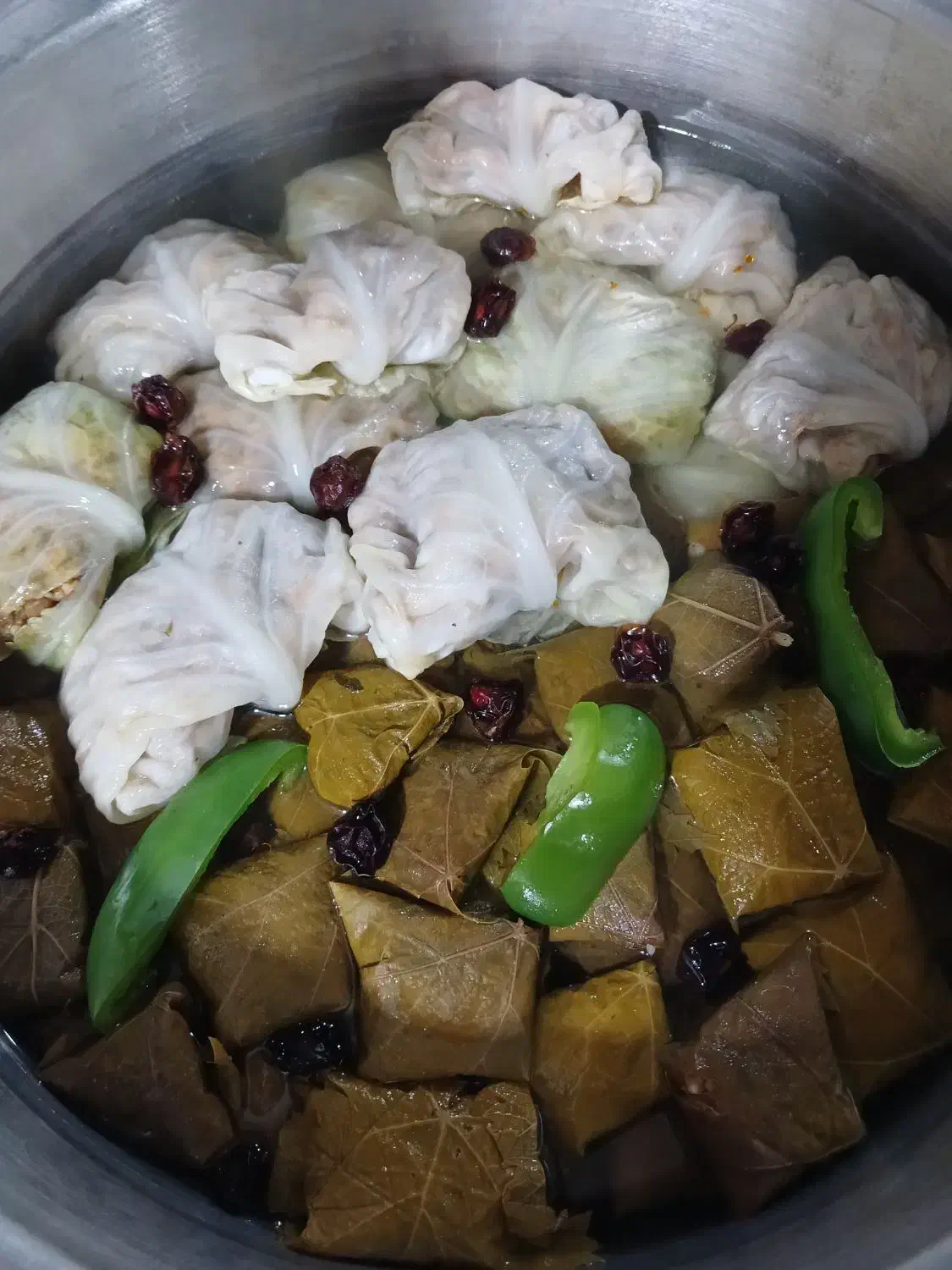 دلمه برگ مو و کلم|خوردنی و آشامیدنی|شهریار, شهرک بهاران (ویره)|دیوار