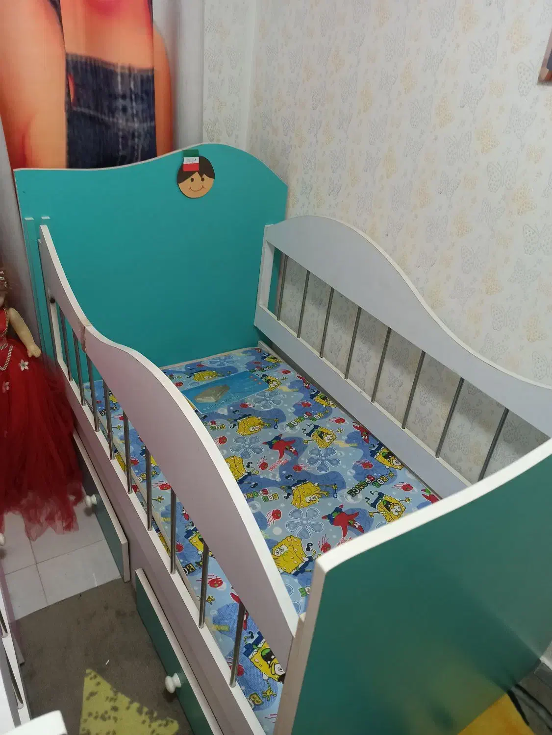 تخت کودک همراه با تشک|تخت و سرویس خواب|رشت, باهنر|دیوار