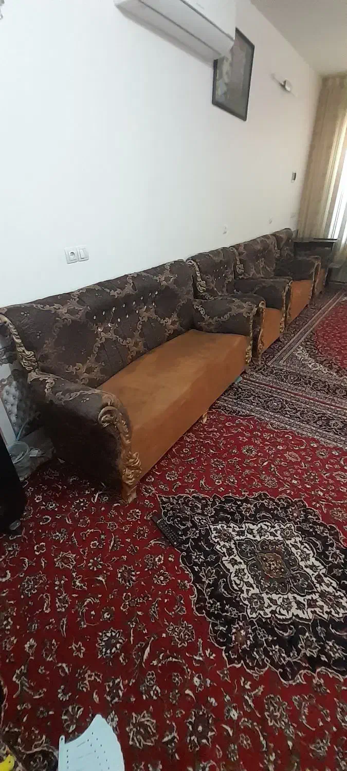 مبل ۷ نفره و میز عسلی سالم قیمت خیلی خوب|مبلمان خانگی و میز عسلی|کاشان, ولیعصر|دیوار