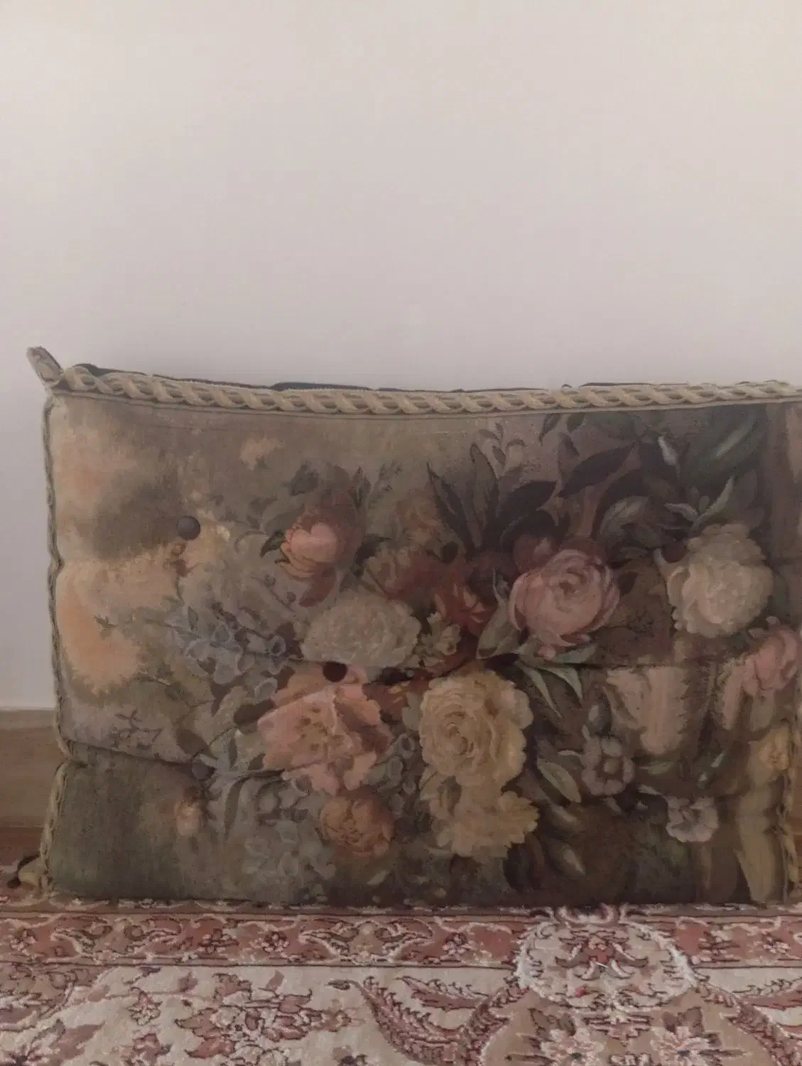 پشتی|پشتی|شیراز, شهرک گلستان|دیوار