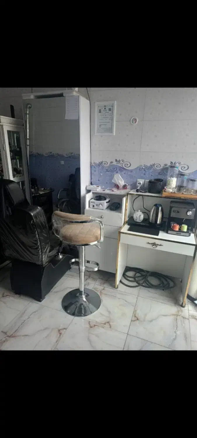 دکور آرایشگاه|آرایشگاه و سالن‌های زیبایی|الیگودرز, |دیوار