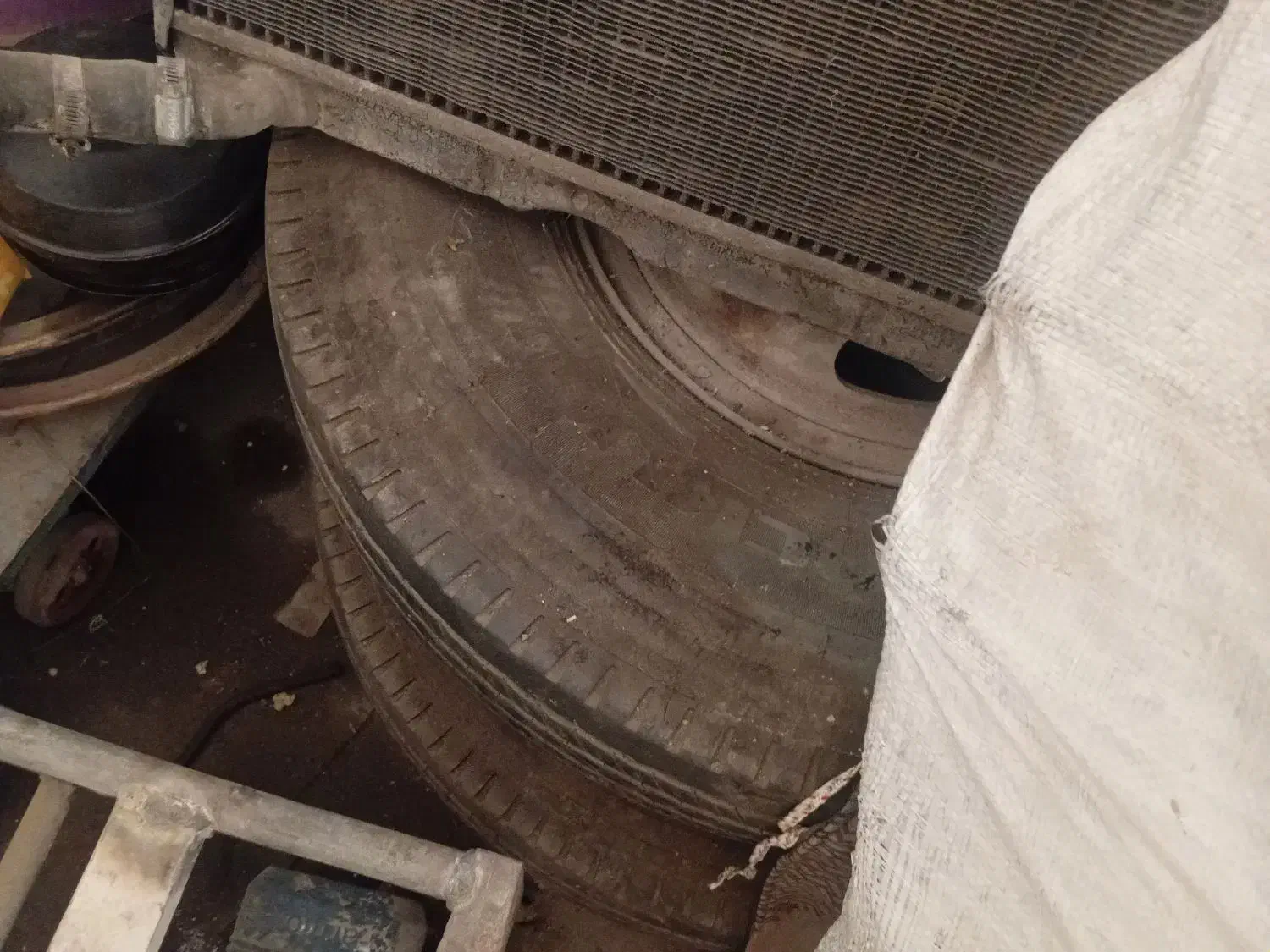 فروش لاستیک خاور گل جلو|قطعات یدکی و لوازم جانبی|رباط‌کریم, نصیرشهر|دیوار