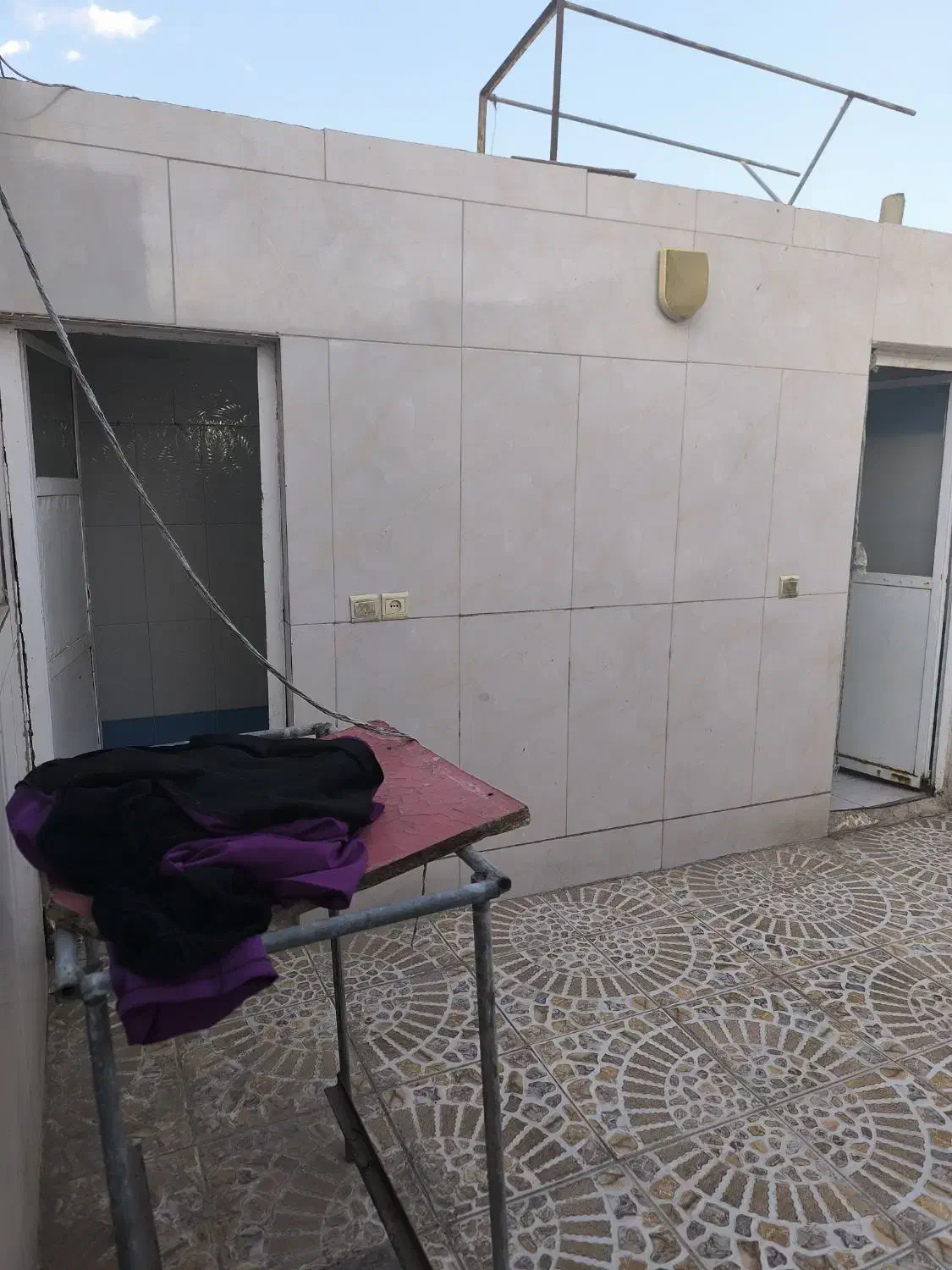 منزل دربست 70متر 2طبقه و نیم توحید 52 پشت قواره|اجارهٔ خانه و ویلا|قم, نیروگاه|دیوار