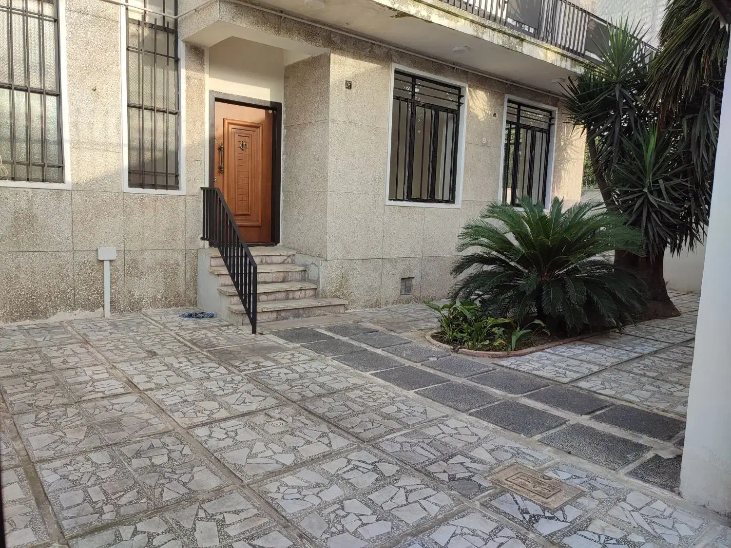 اجاره ویلایی اداری تجاری ۷ خوابه ( حاجی آباد )|اجارهٔ دفتر کار، اتاق اداری، مطب|رشت, حاجی آباد|دیوار