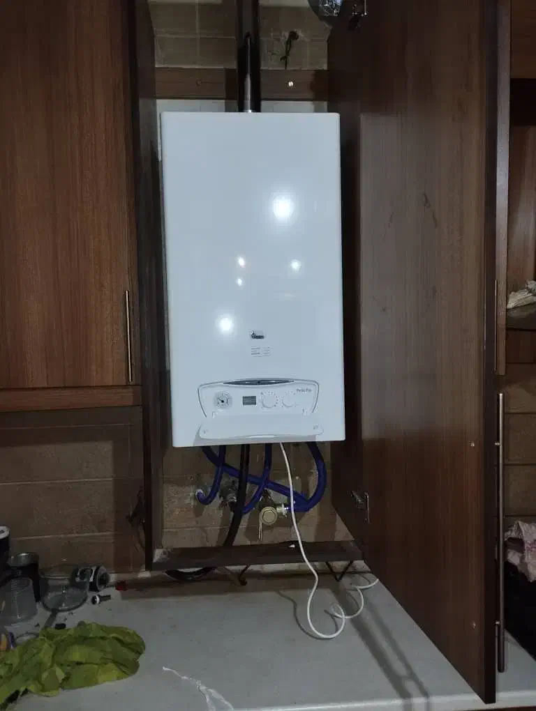 فروش پکیج و رادیاتور دسته دوم و نو|آبگرمکن، پکیج، شوفاژ|مرودشت, ابوذر جنوبی|دیوار