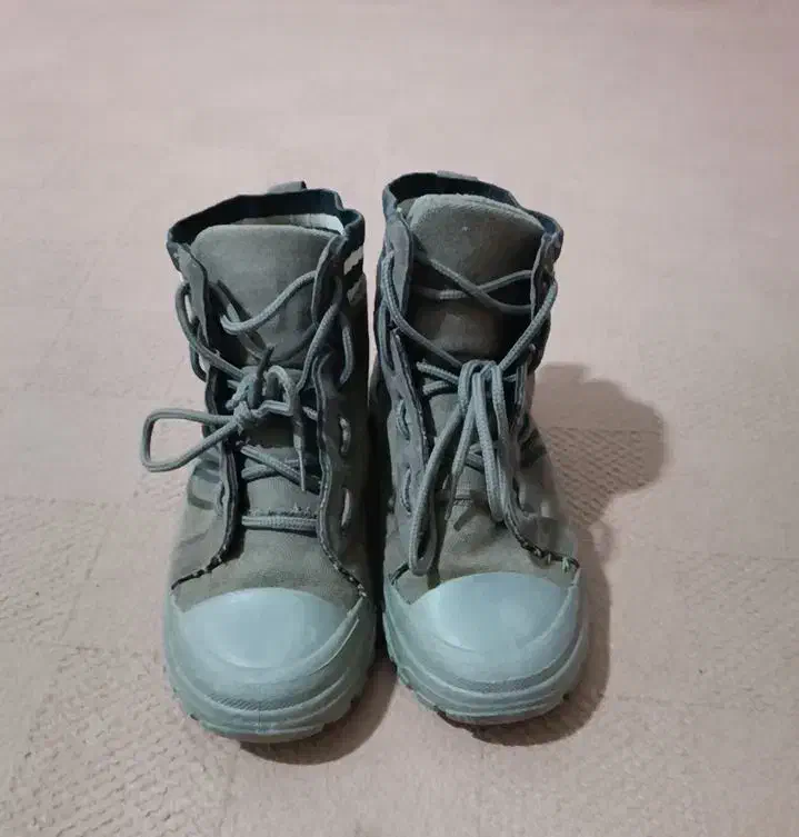 کفش خارجی|کیف، کفش، کمربند|تایباد, |دیوار