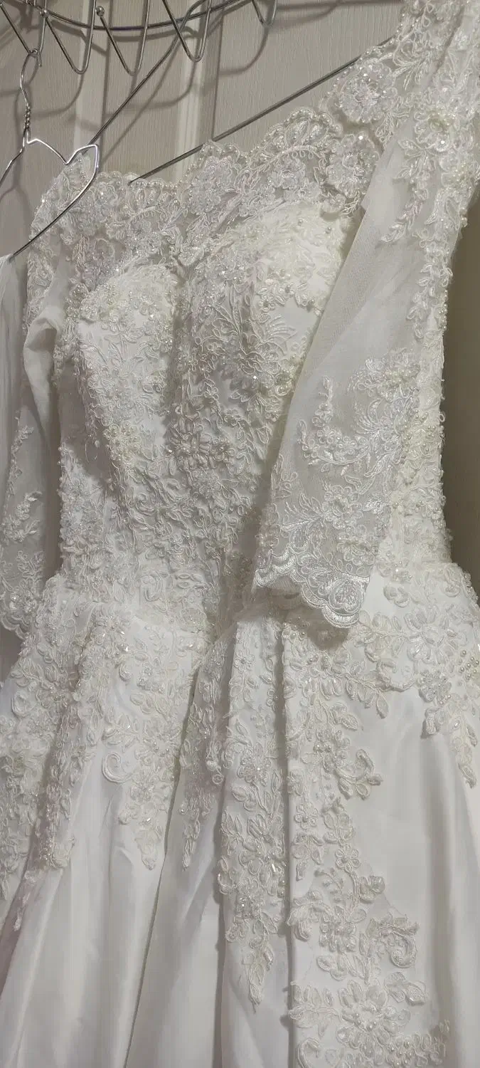 لباس عروس|لباس|دوگنبدان, |دیوار