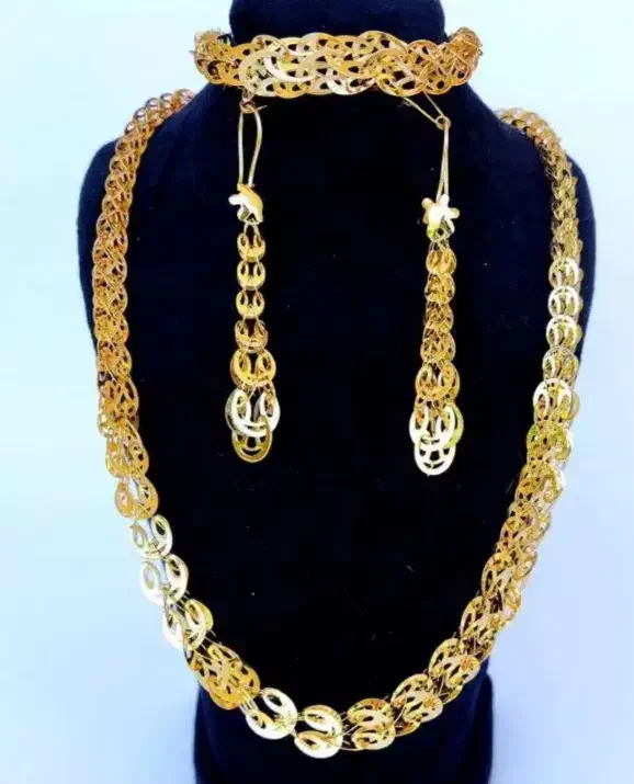 زنجیر گوشواره دستبند ست سرویس طلا هدیه روز مادر زن|جواهرات|همدان, |دیوار