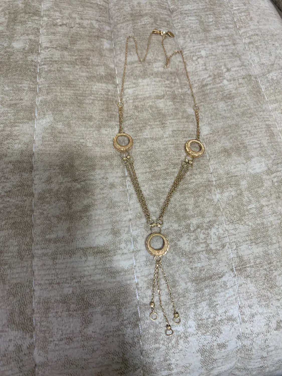 گردنبند|جواهرات|شهریار, شهریار|دیوار