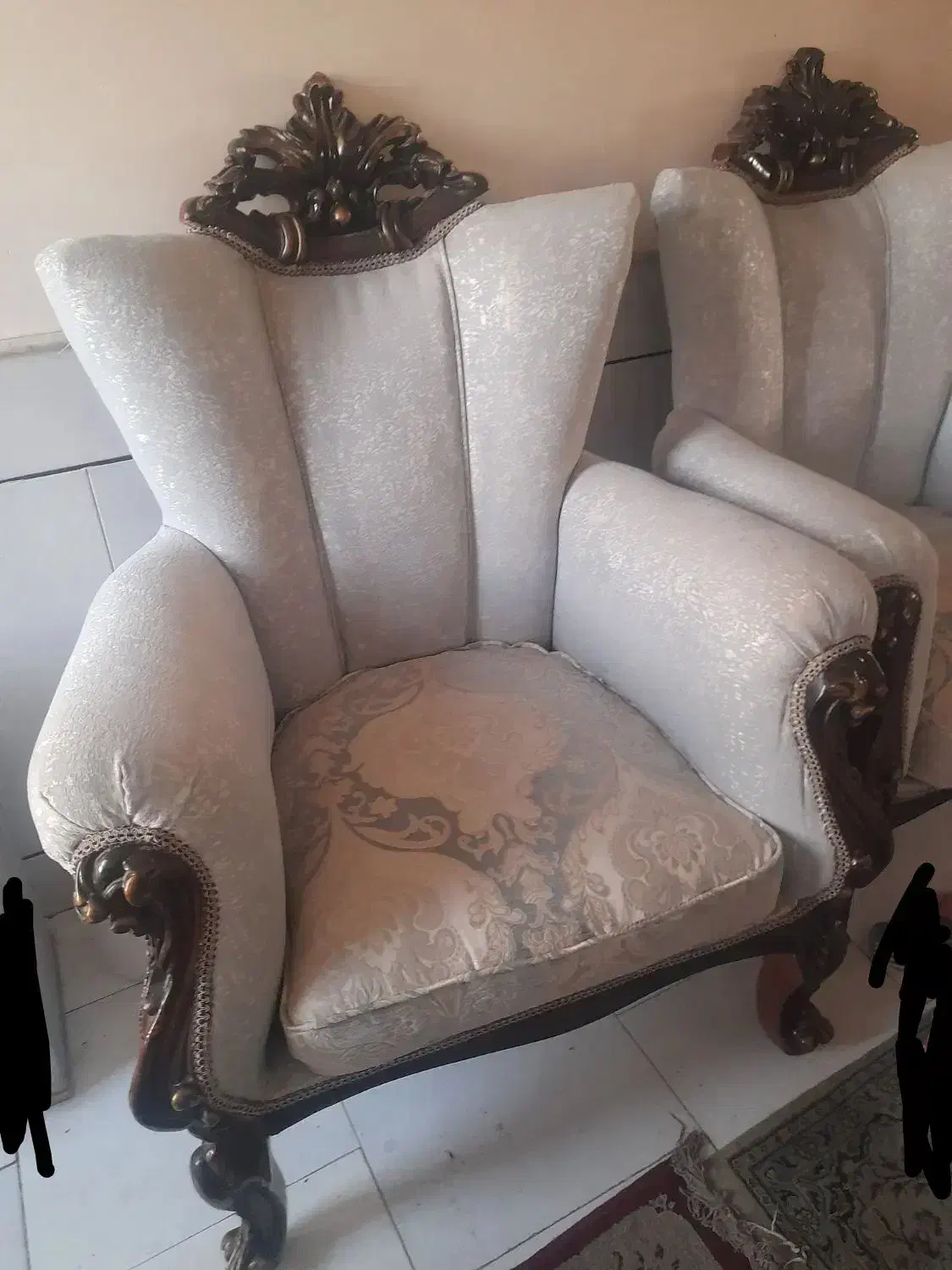 مبل سفید|مبلمان خانگی و میز عسلی|کاشان, باغ ماجد|دیوار