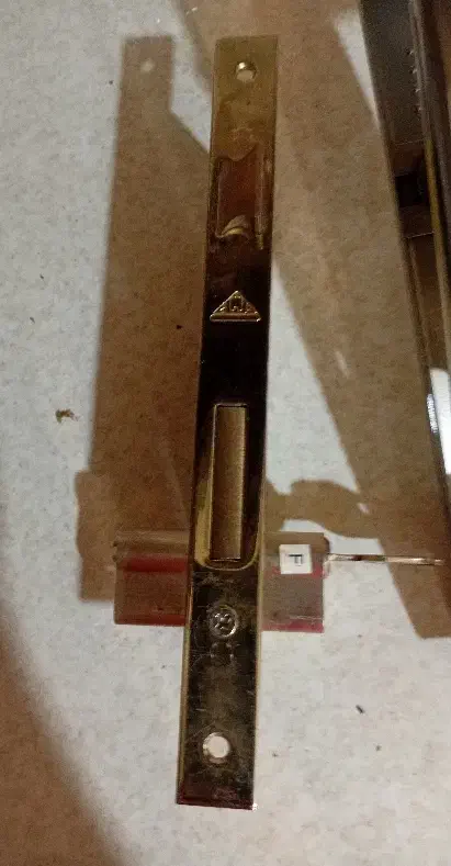 مجموعه قفل و دستگیره درب چوبی خالدار|ابزارآلات|چهارباغ, |دیوار