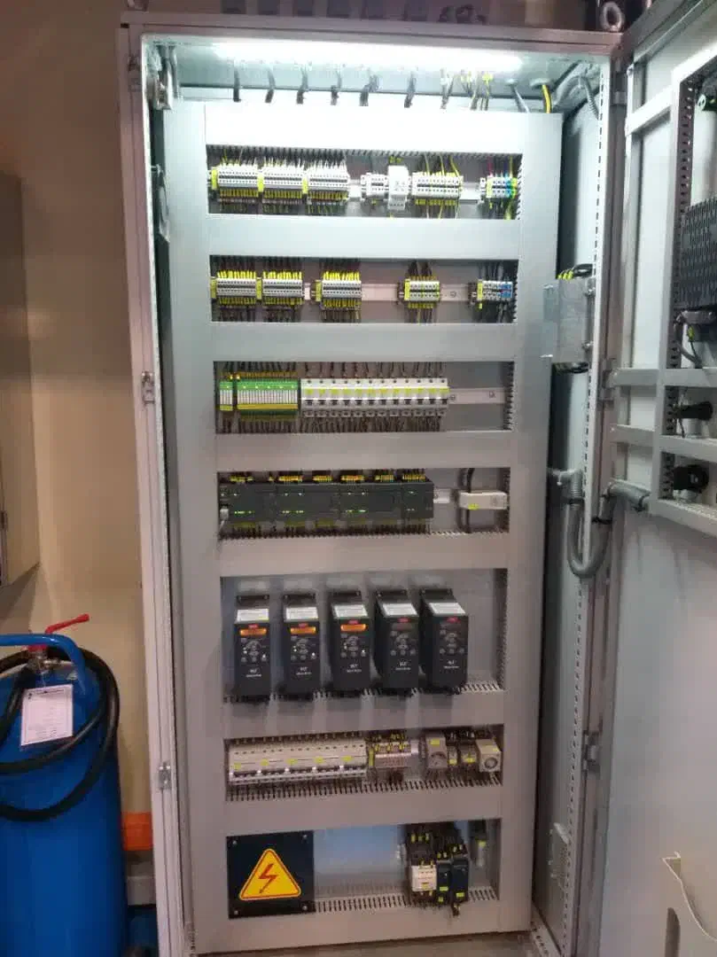 برق صنعتی آریا|خدمات پیشه و مهارت|اشتهارد, |دیوار