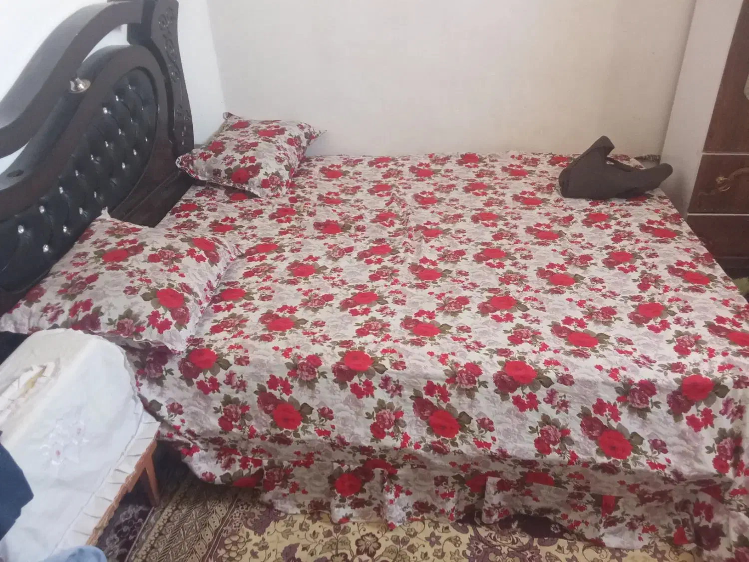 تخت خواب|تخت و سرویس خواب|شیروان (خراسان), |دیوار