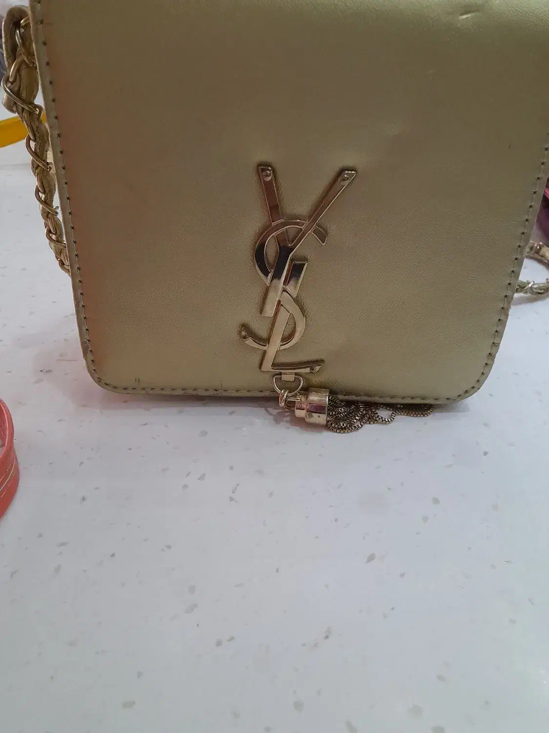 کیف|کیف، کفش، کمربند|شیراز, کوی وحدت|دیوار