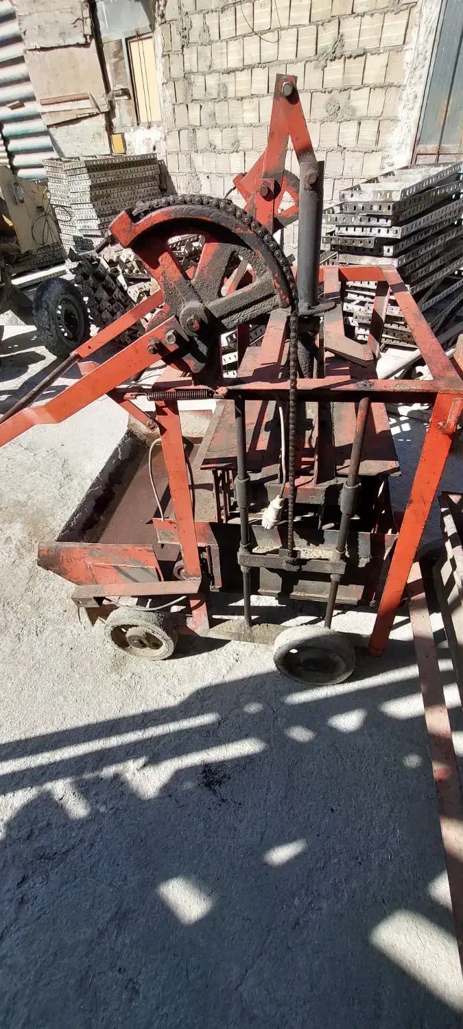 دستگاه بلوک زن /بلوک زنی|ماشین‌آلات صنعتی|اندیشه, اندیشه فاز ۲|دیوار