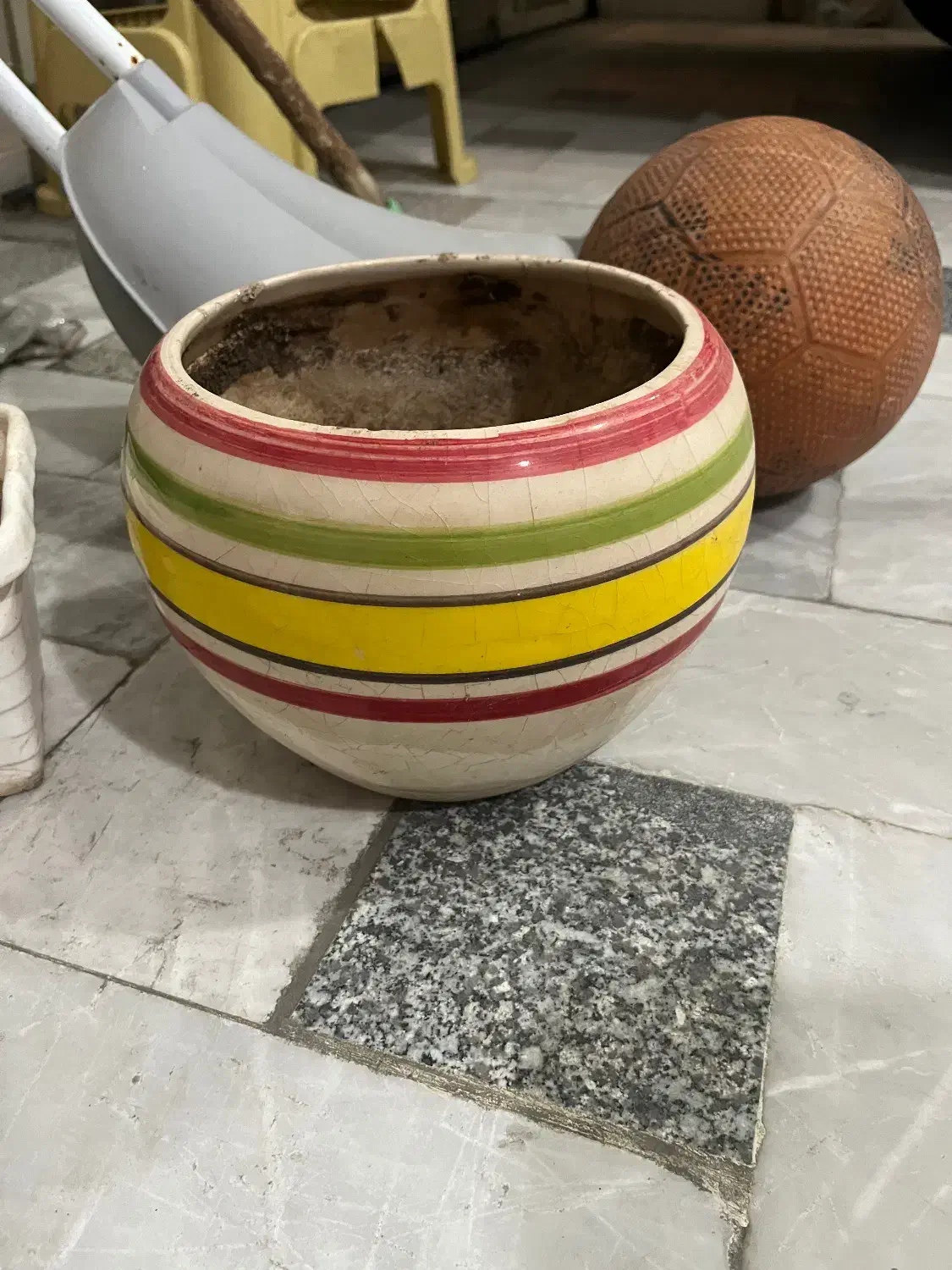 چند مدل گلدان|گل و گیاه طبیعی|قم, دروازه چوبی|دیوار