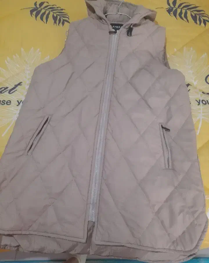 نوی نو|لباس|مهاجران, |دیوار