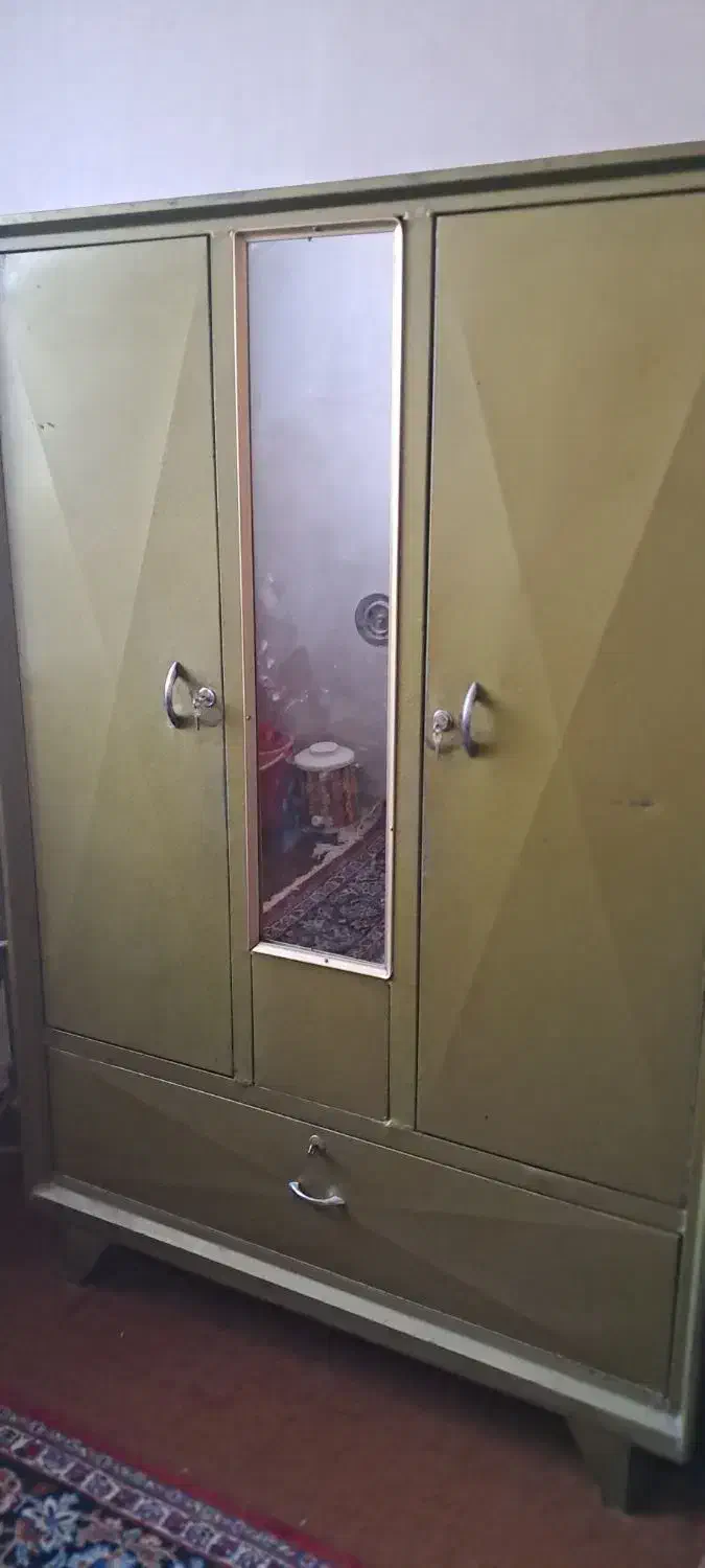 کمد فلزی با اینه کابینت فلزی چوب لباسی|جاکفشی، کمد، دراور|نجفآباد, قدس|دیوار