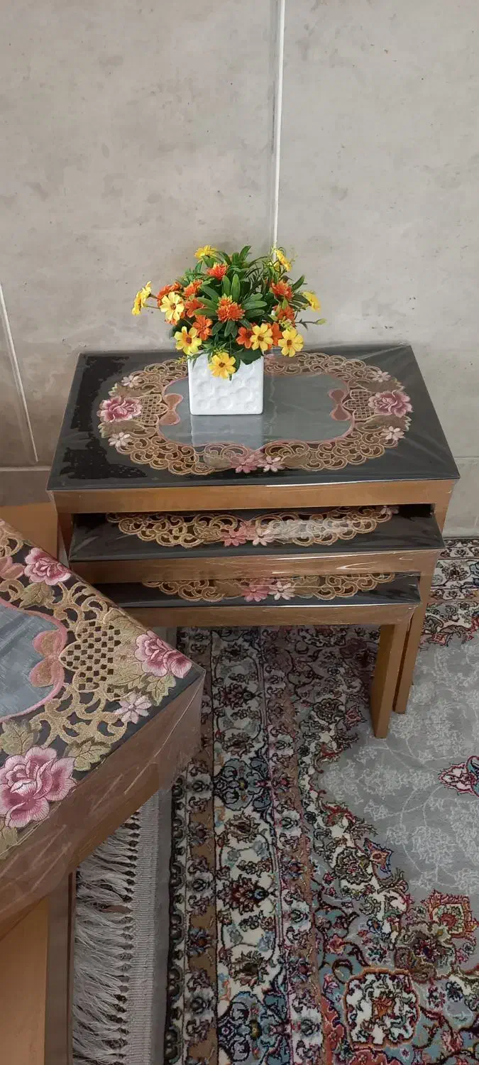 میز جلو مبلی ۴ تکه|مبلمان خانگی و میز عسلی|یزد, |دیوار