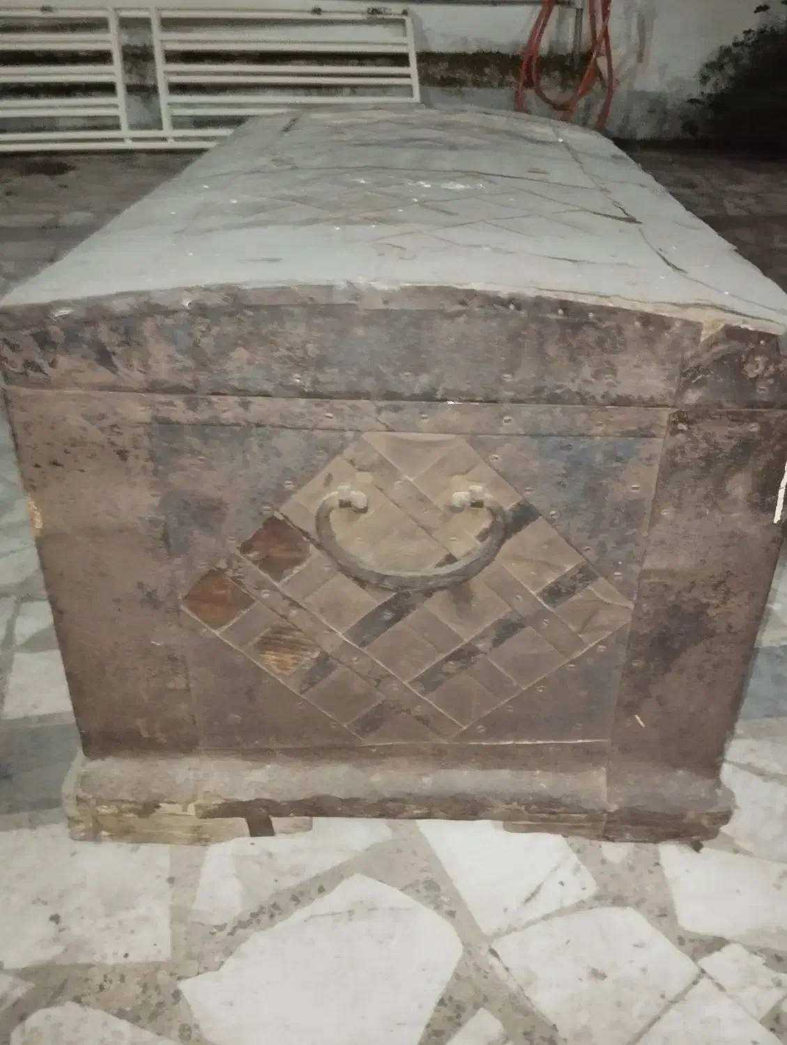 صندوقچه عتیقه|کلکسیون اشیاء عتیقه|رشت, حمیدیان|دیوار