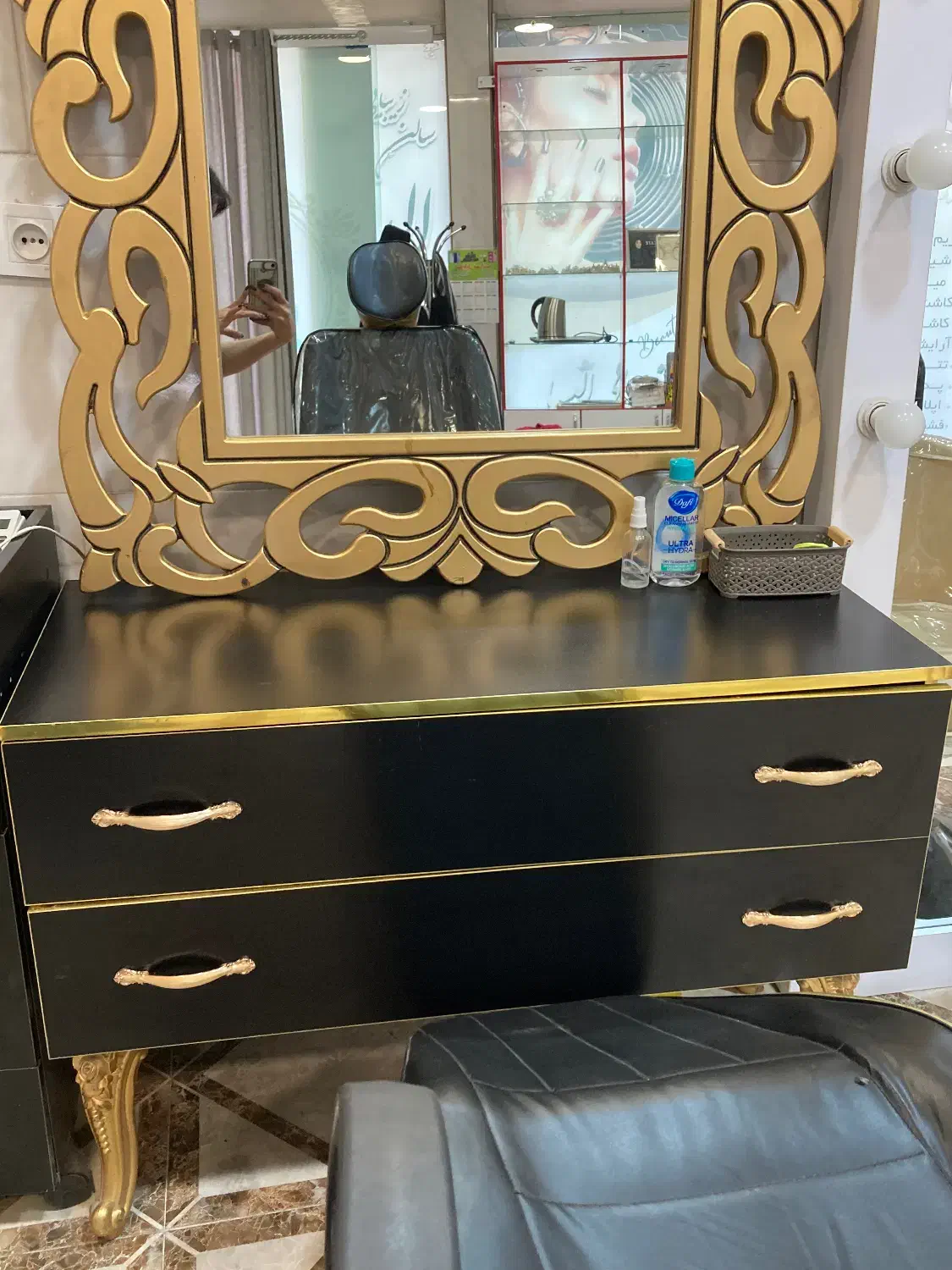 آیینه و کنسول در حد نو|آرایشگاه و سالنهای زیبایی|ورامین, خورین|دیوار