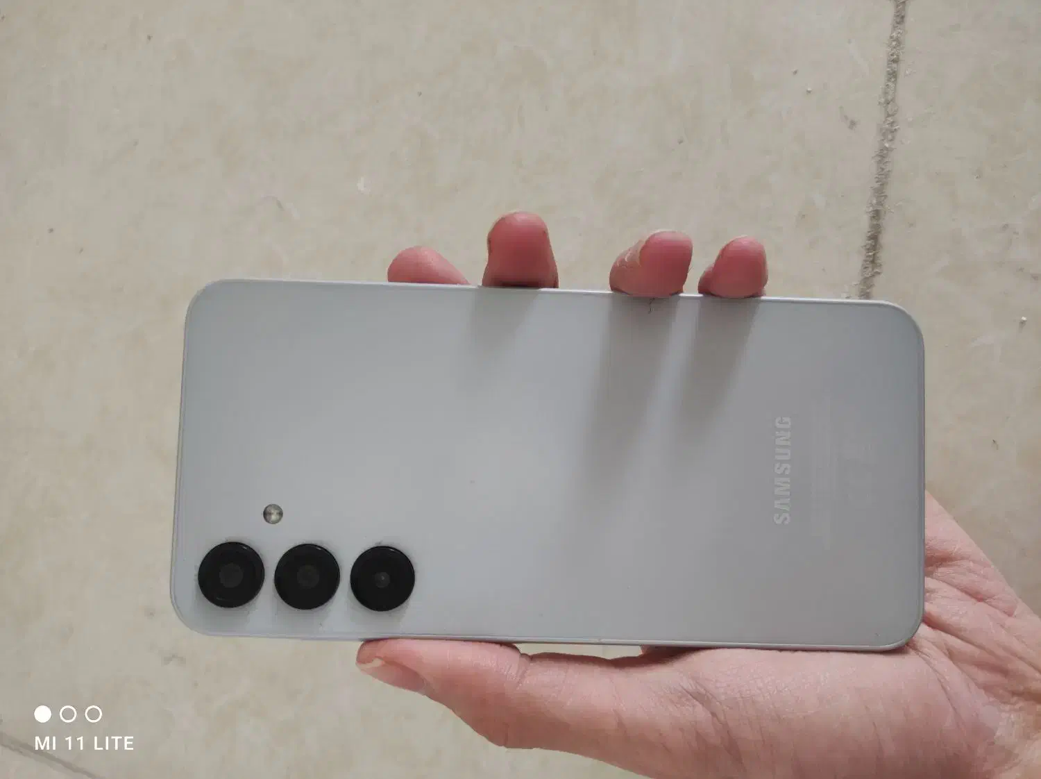 A16 در حد|موبایل|میانه, |دیوار