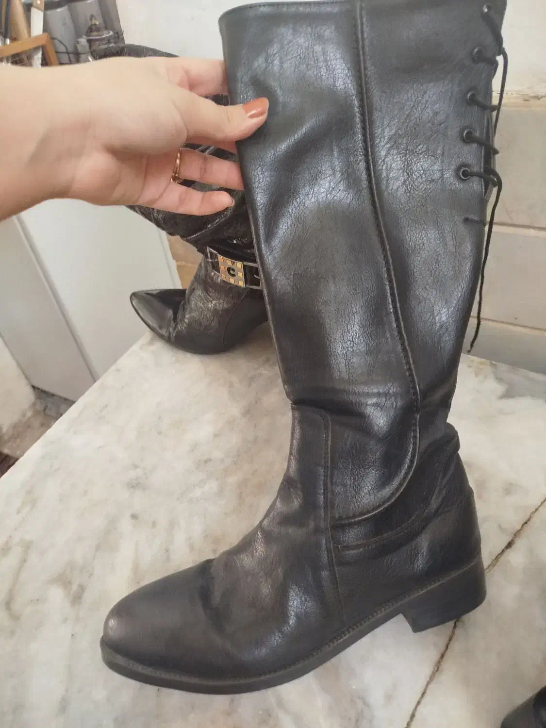 چند جفت کفش بوت و نیم بوت وصندل سایز۳۷و۳۸|کیف، کفش، کمربند|سنندج, |دیوار