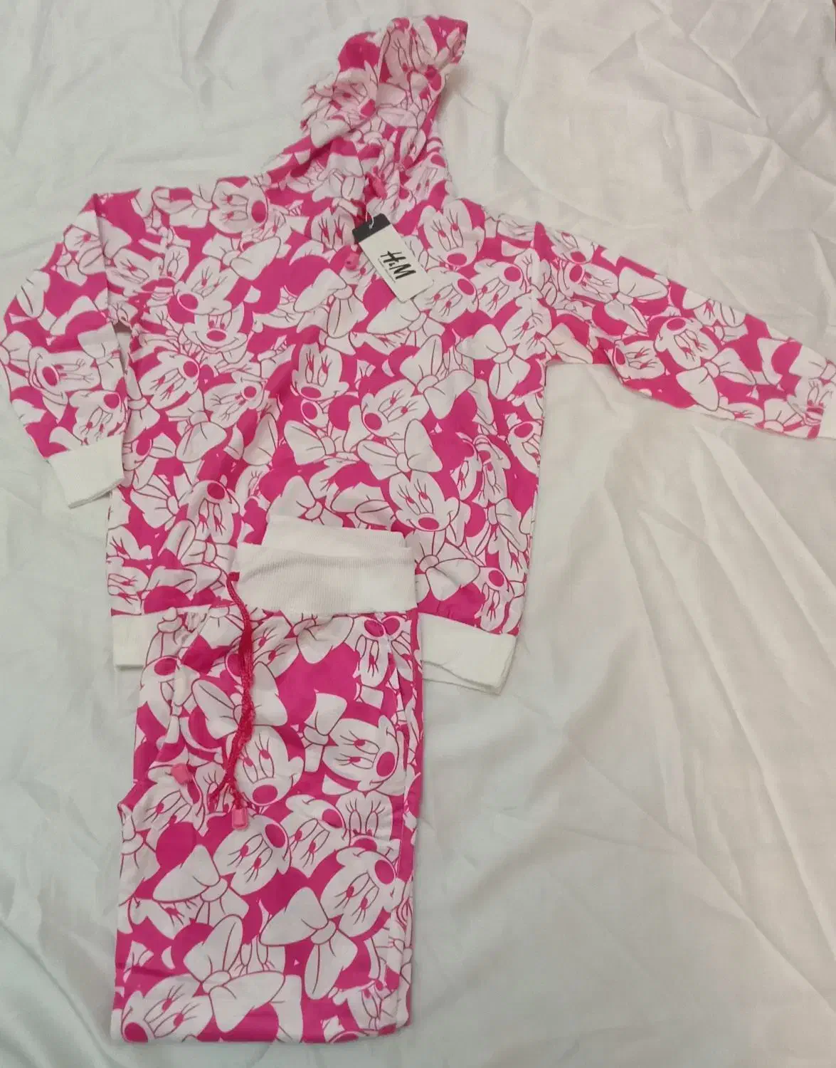 لباس بچگانه|کفش و لباس بچه|اشتهارد, |دیوار