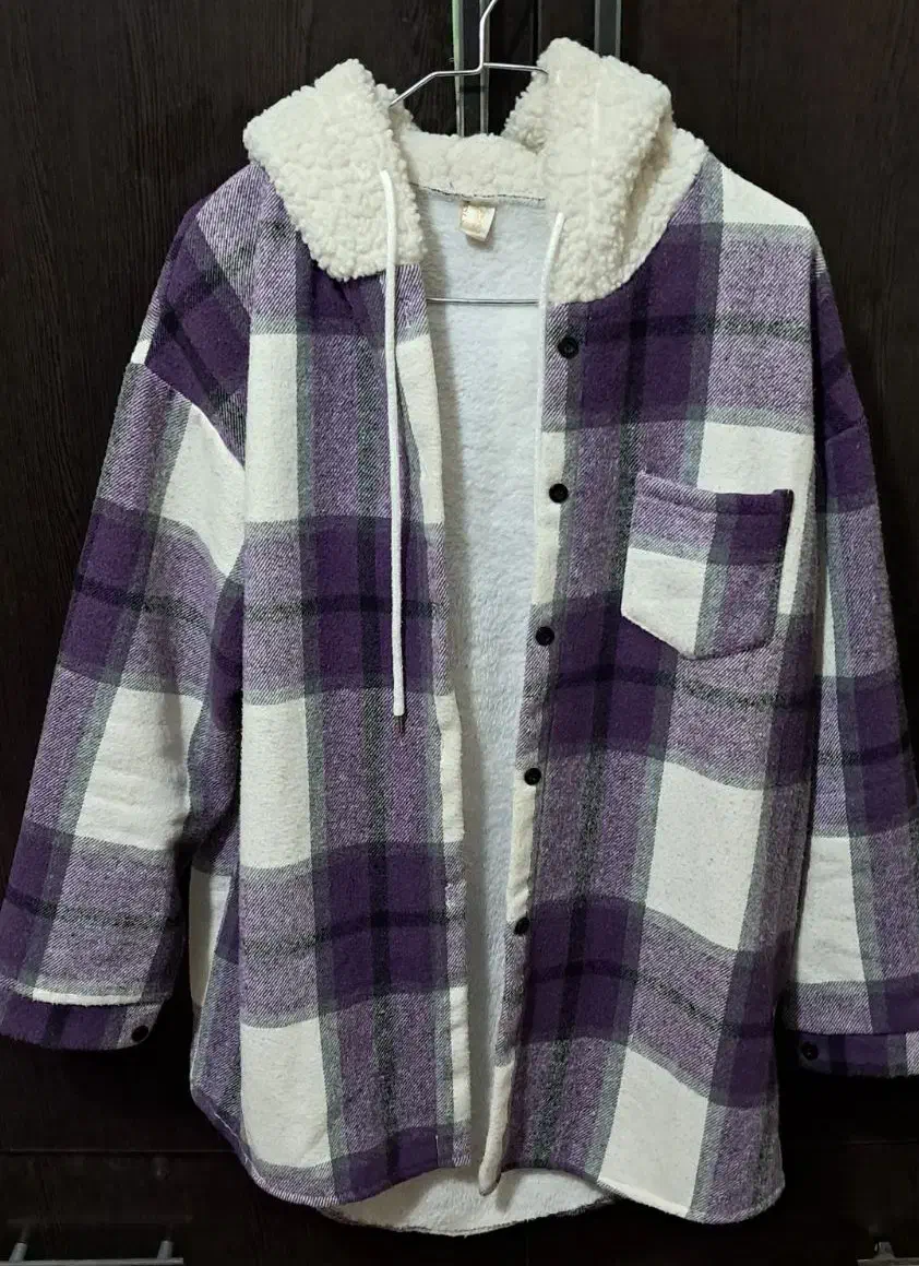 کاپشن|لباس|شیراز, محراب|دیوار