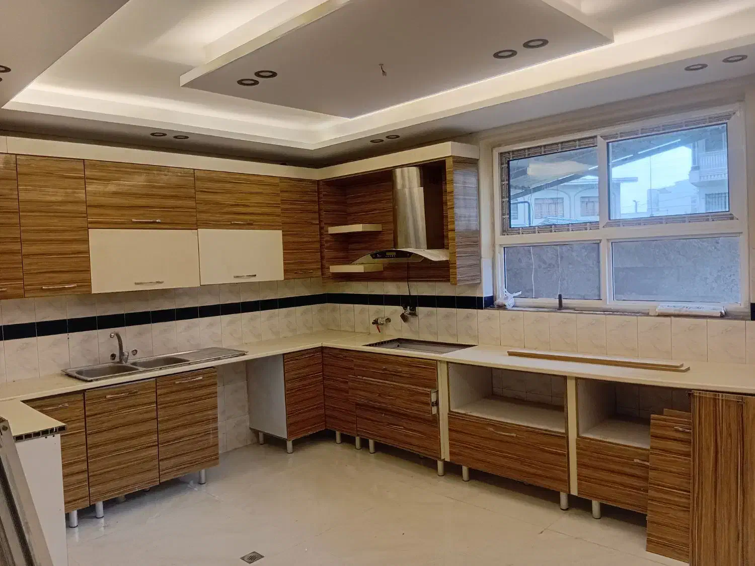 فروش ۸متر کابینت هایگلاس با هود و سینک|جاکفشی، کمد، دراور|تنکابن, |دیوار