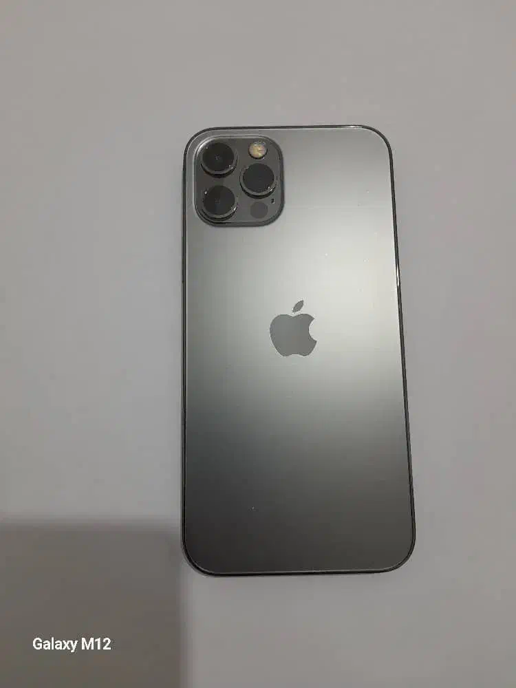 iphone 12pro|موبایل|خوی, |دیوار