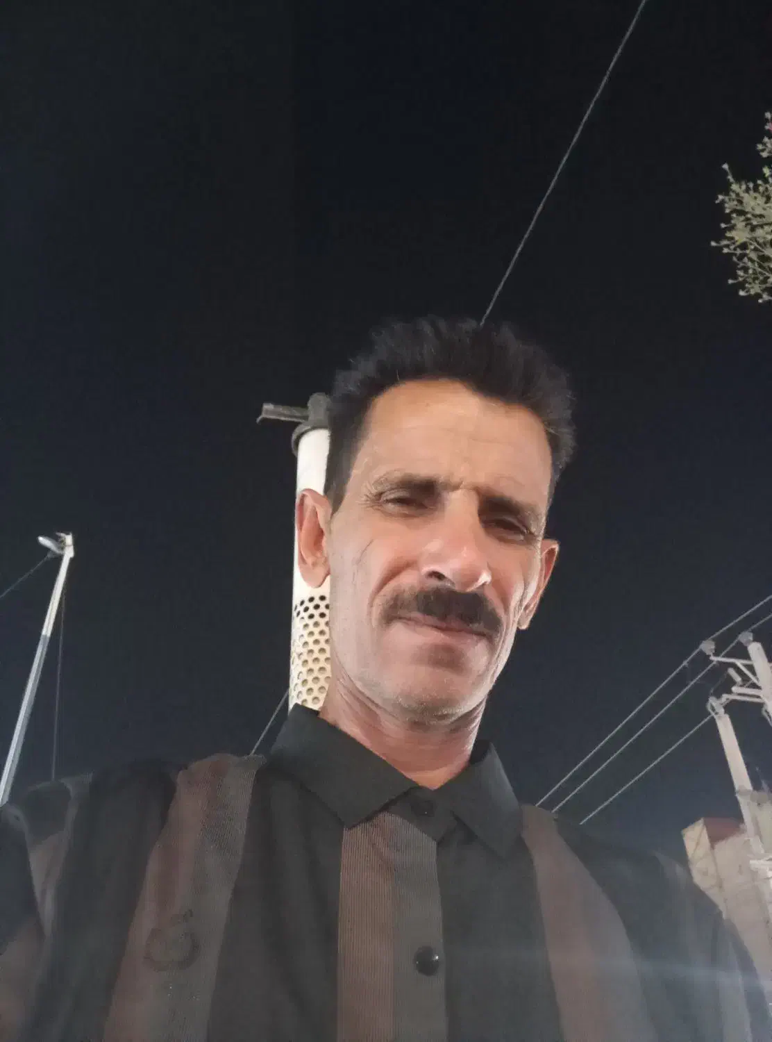 استخدام سیمانکار و کارگر در عراق شهر بصره|استخدام معماری، عمران و ساختمانی|قم, دروازه قلعه|دیوار