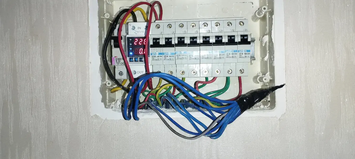 کارآموز برق کاری. کارگر ساده .خرده کاری تعمیرات|خدمات پیشه و مهارت|رشت, رشتیان|دیوار