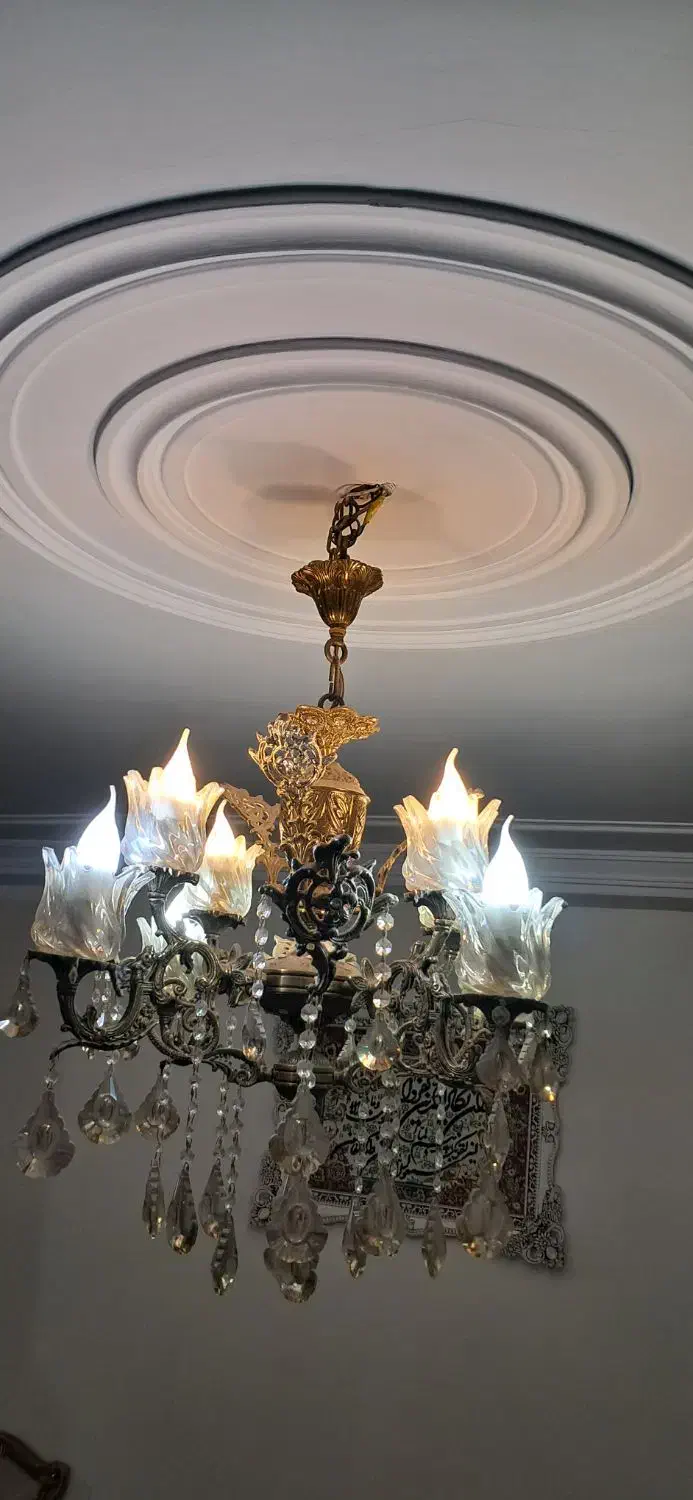 لوستر برنجی ۴ شاخه دوبل کاملا سالم.|لوستر و چراغ آویز|تهران, کیانشهر|دیوار