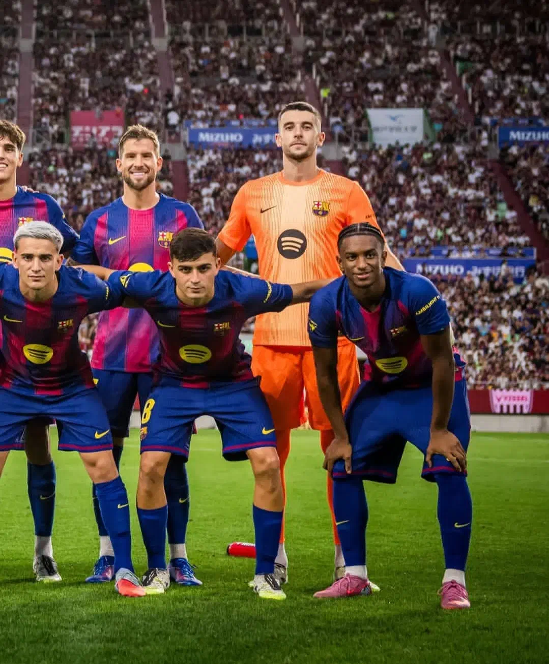 کیت فوتبالی بارسلونا کیت دوم کرمی،نارنجی و مشکی|لباس|اهواز, کمپلو جنوبی|دیوار