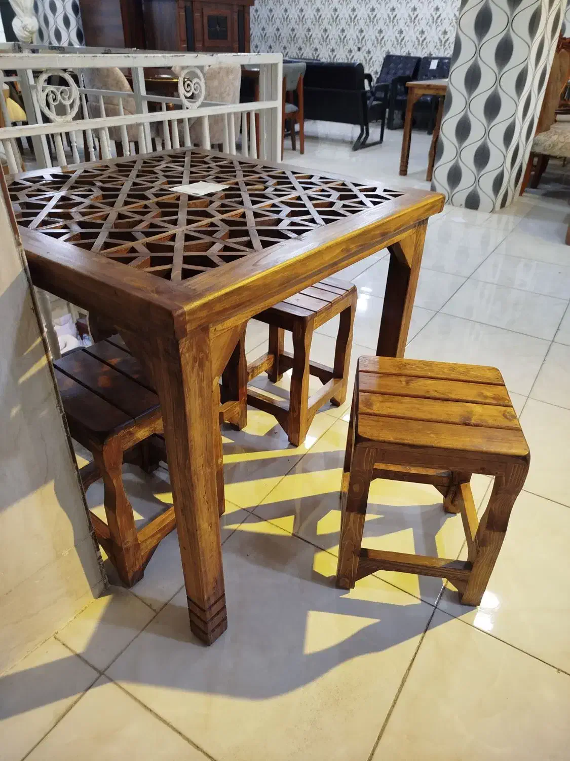 ناهار خوری سنتی زرکالاا|میز و صندلی غذاخوری|یاسوج, |دیوار